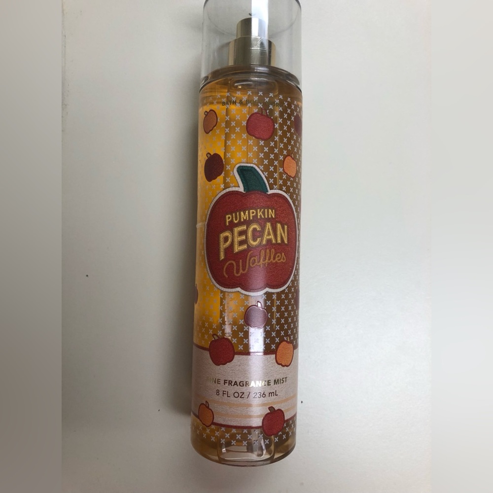 Bath & Body Works fragrance spray. Brand new!!